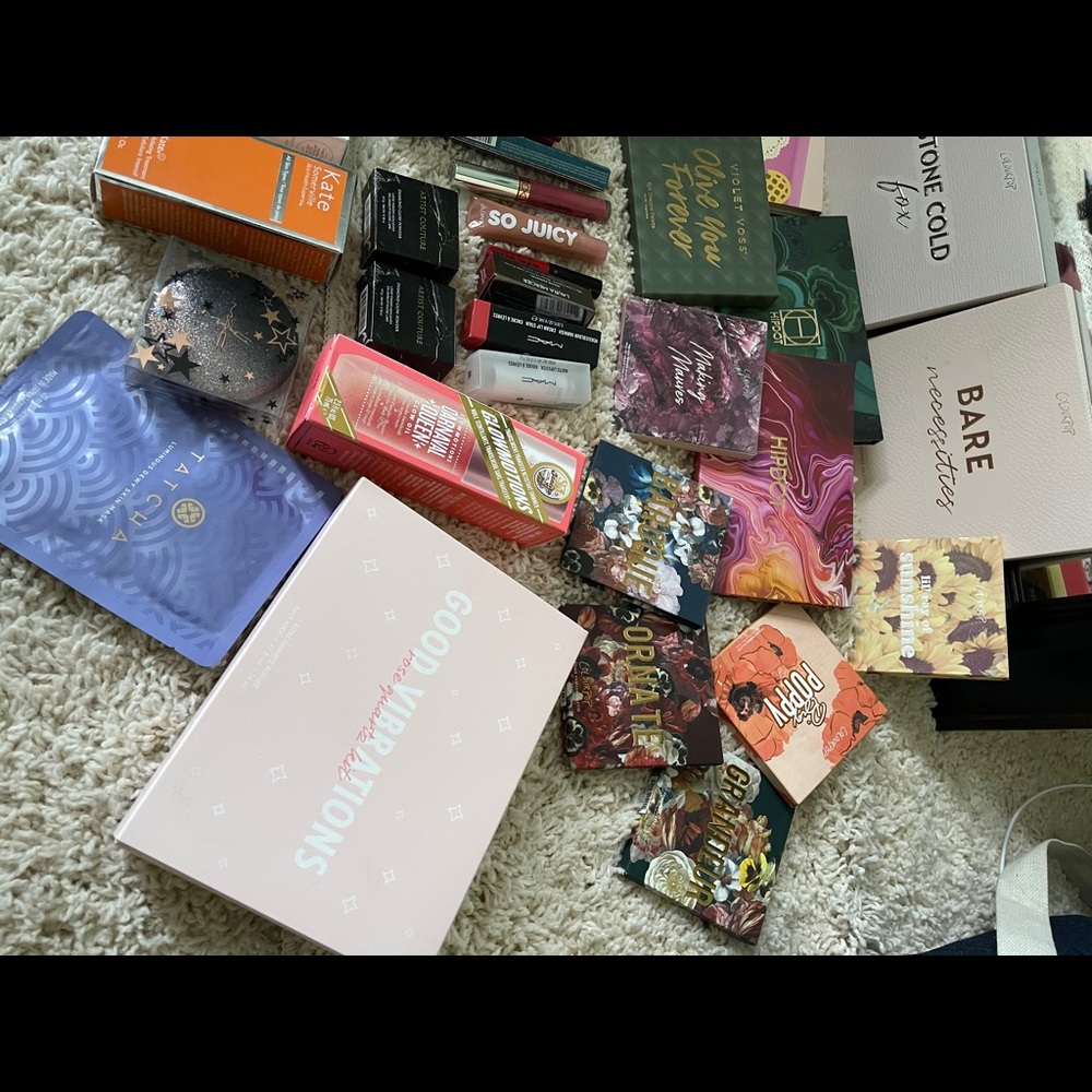Everything Included Makeup Lot! - Picture 3 of 3